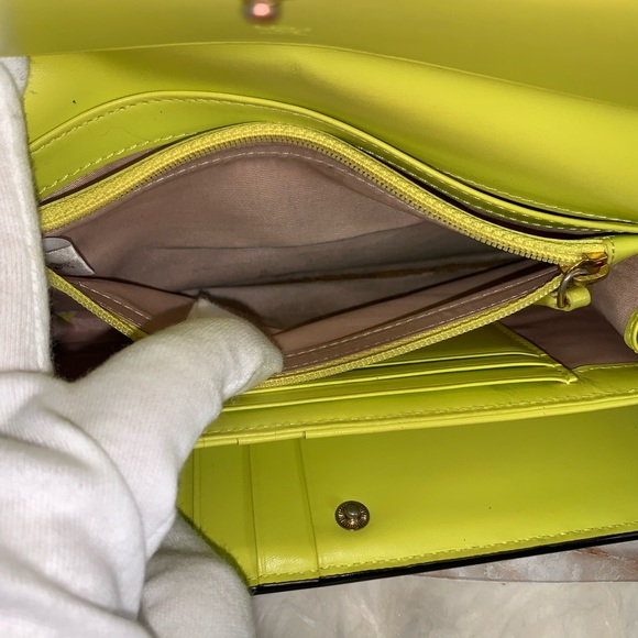 MCM Long Ivana Bloom Trifold Wallet on Chain (WOC) - Picture 10 of 12